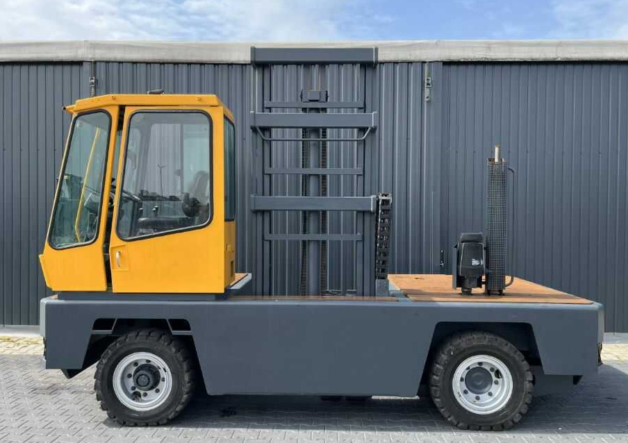 Baumann DX 50/14/45 - Oldalrakodó targoncá: 2 kép. Baumann DX 50/14/45 - Oldalrakodó targoncá: 2 kép.