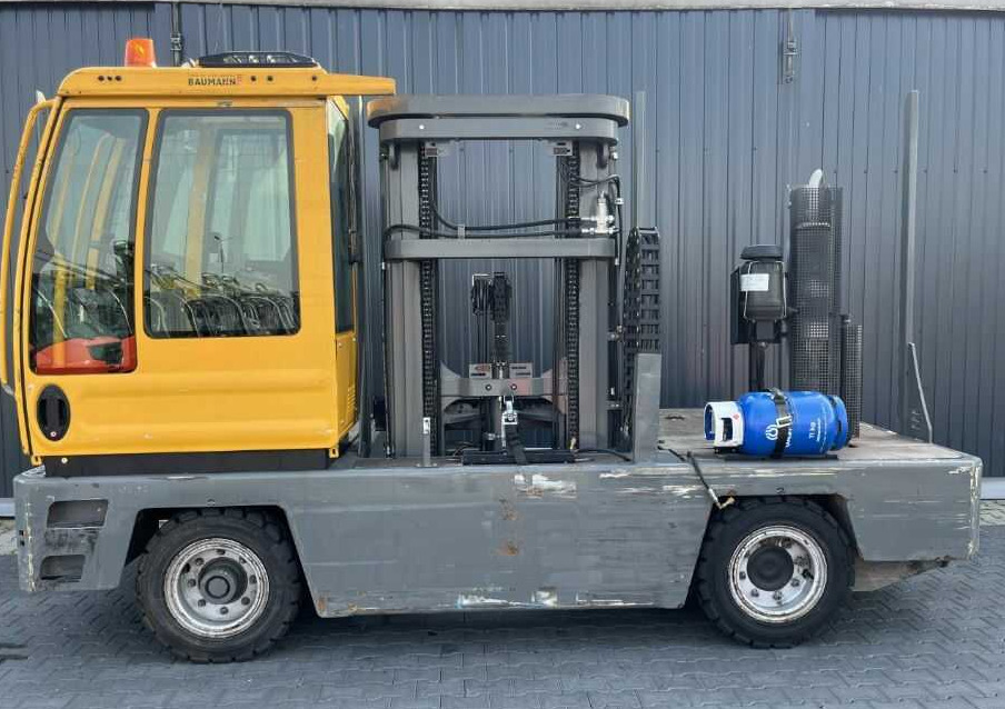 Baumann HX50/12/51TR - Oldalrakodó targoncá: 5 kép. Baumann HX50/12/51TR - Oldalrakodó targoncá: 5 kép.