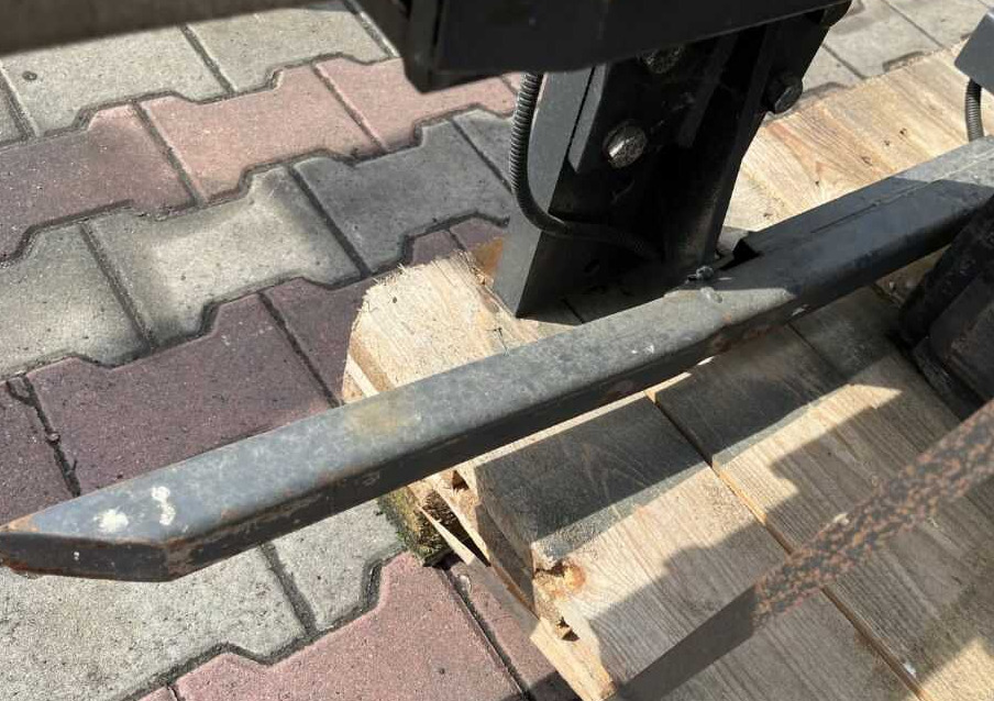 Bálafogó - Anyagmozgató gép Cascade UEC-07-2003 R0, Kartonklammer: 8 kép.