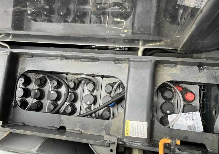 Crown SHR5520-1.13 - Emelőtargoncá: 5 kép. Crown SHR5520-1.13 - Emelőtargoncá: 5 kép.