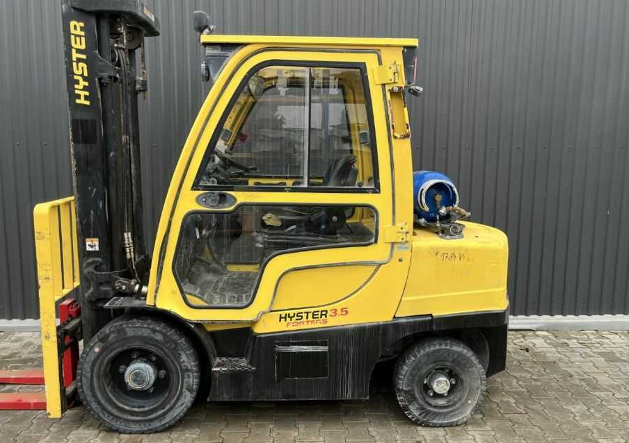 Hyster H3.5FT - Gázüzemű targonca: 2 kép. Hyster H3.5FT - Gázüzemű targonca: 2 kép.