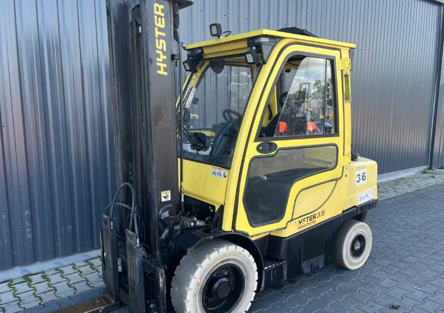 Hyster H3.5FT - Gázüzemű targonca: 1 kép. Hyster H3.5FT - Gázüzemű targonca: 1 kép.