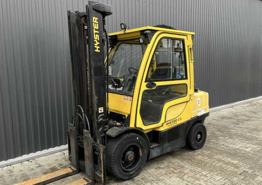 Hyster H3.5FT - Gázüzemű targonca: 1 kép. Hyster H3.5FT - Gázüzemű targonca: 1 kép.