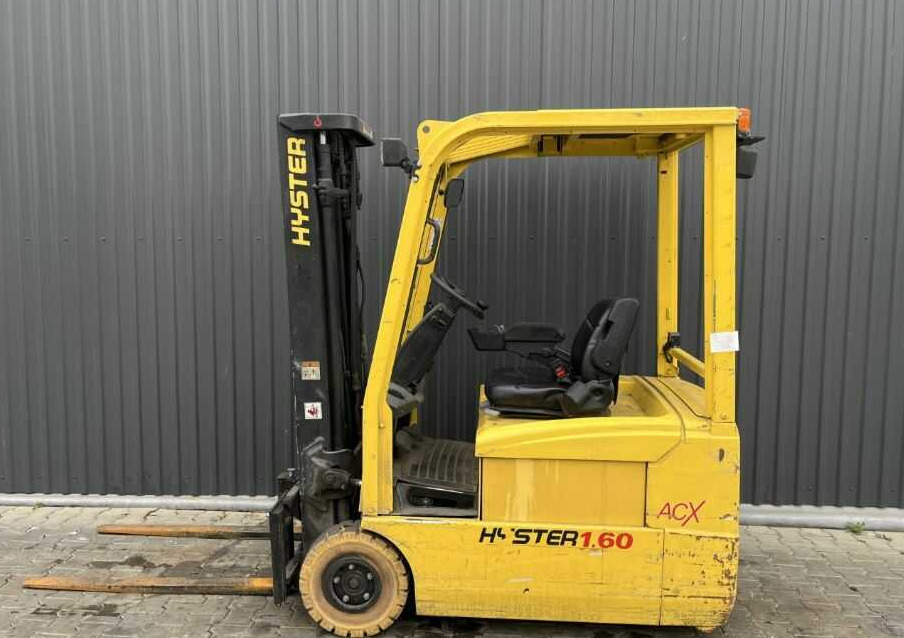 Hyster J1.6XMT - Elektromos targonca: 2 kép. Hyster J1.6XMT - Elektromos targonca: 2 kép.