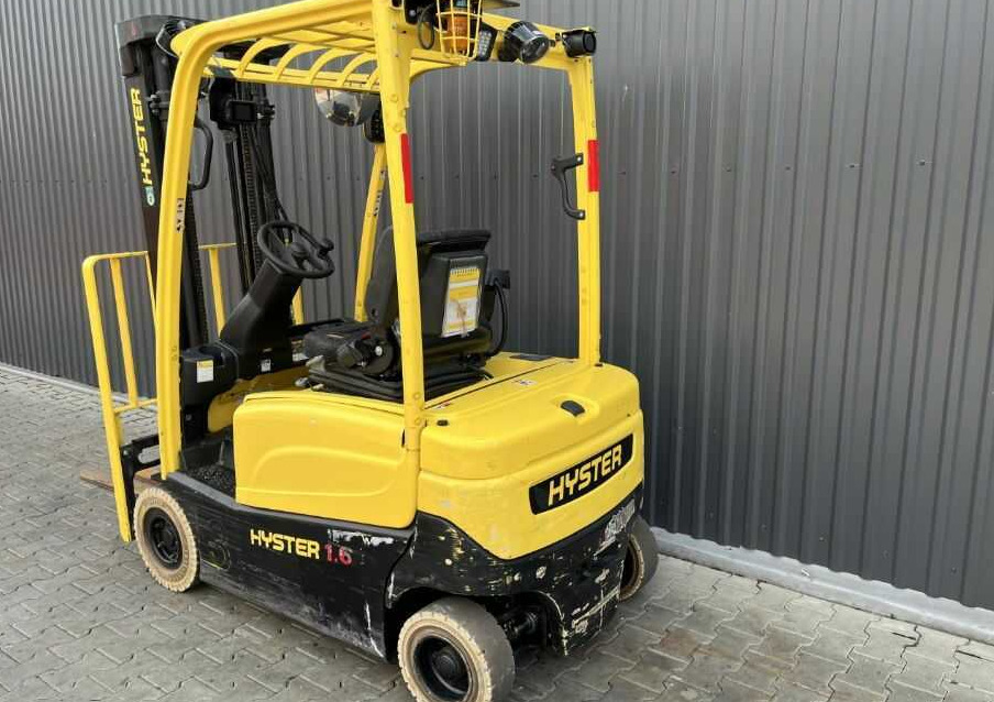 Hyster J1.6XN - Elektromos targonca: 3 kép. Hyster J1.6XN - Elektromos targonca: 3 kép.