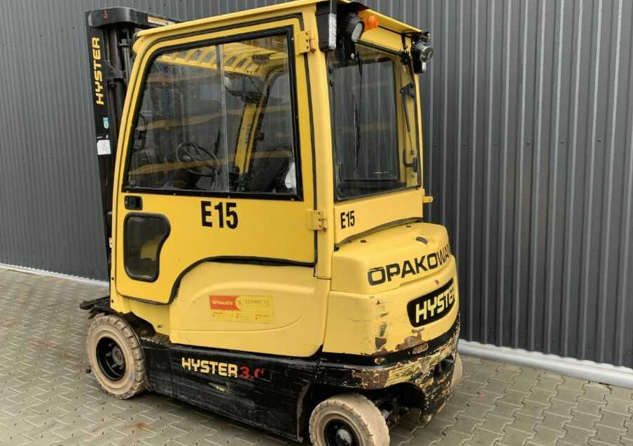 Hyster J3.0XN - Elektromos targonca: 3 kép. Hyster J3.0XN - Elektromos targonca: 3 kép.