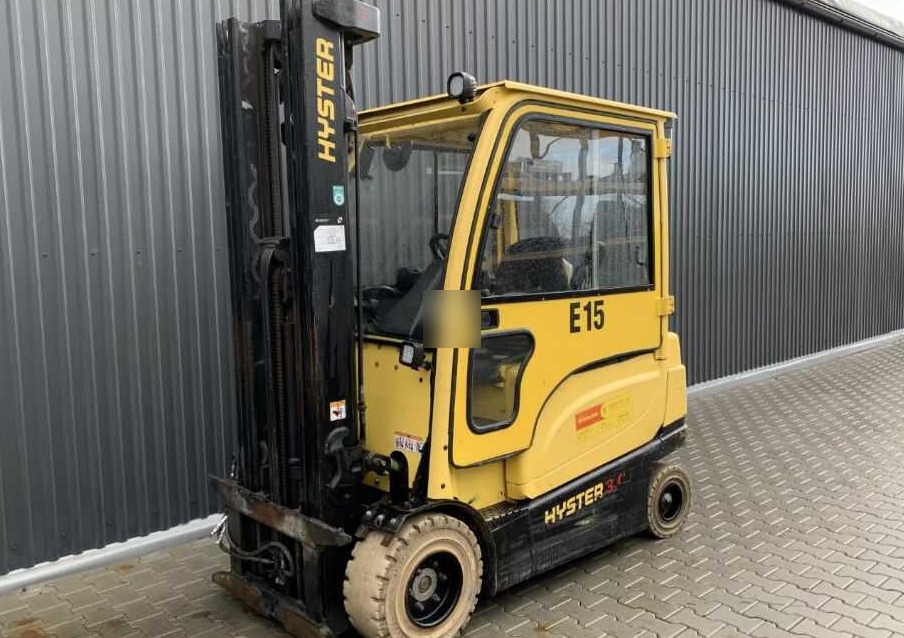 Hyster J3.0XN - Elektromos targonca: 1 kép. Hyster J3.0XN - Elektromos targonca: 1 kép.