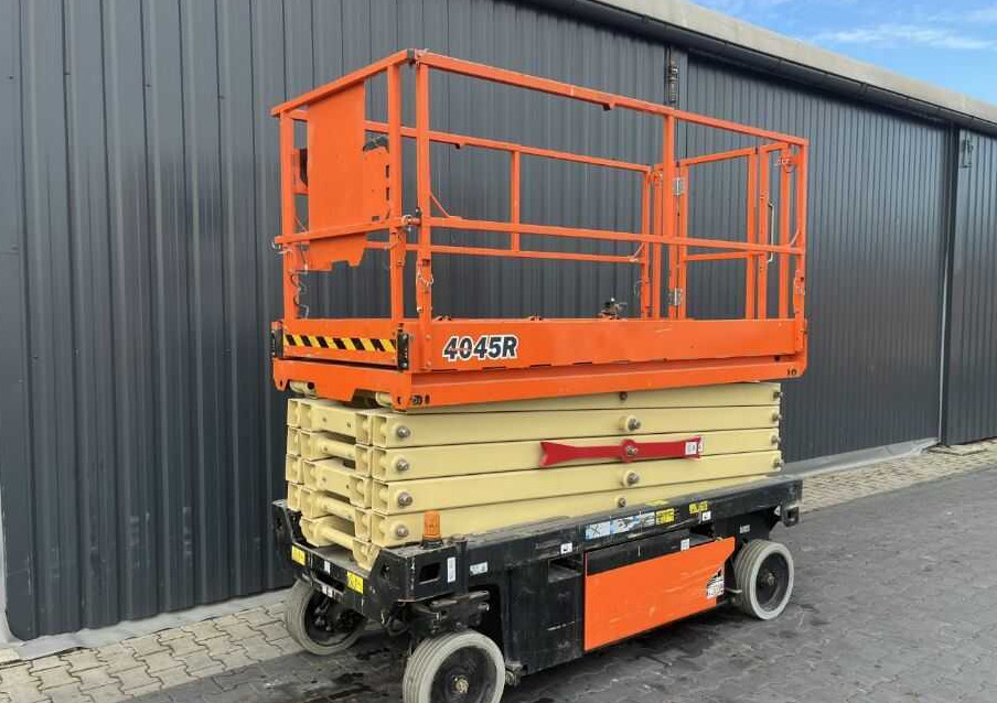 JLG 4045R - Ollós emelő: 1 kép. JLG 4045R - Ollós emelő: 1 kép.