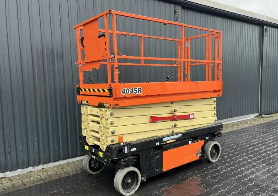 JLG 4045R - Ollós emelő: 1 kép. JLG 4045R - Ollós emelő: 1 kép.