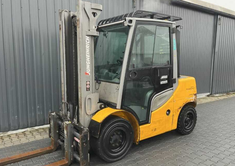 Jungheinrich DFG550s - Dízel targonca: 1 kép. Jungheinrich DFG550s - Dízel targonca: 1 kép.