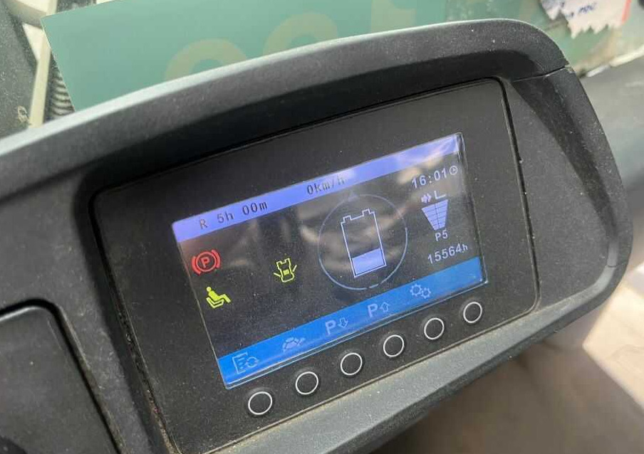 Jungheinrich EFG220 - Elektromos targonca: 5 kép. Jungheinrich EFG220 - Elektromos targonca: 5 kép.