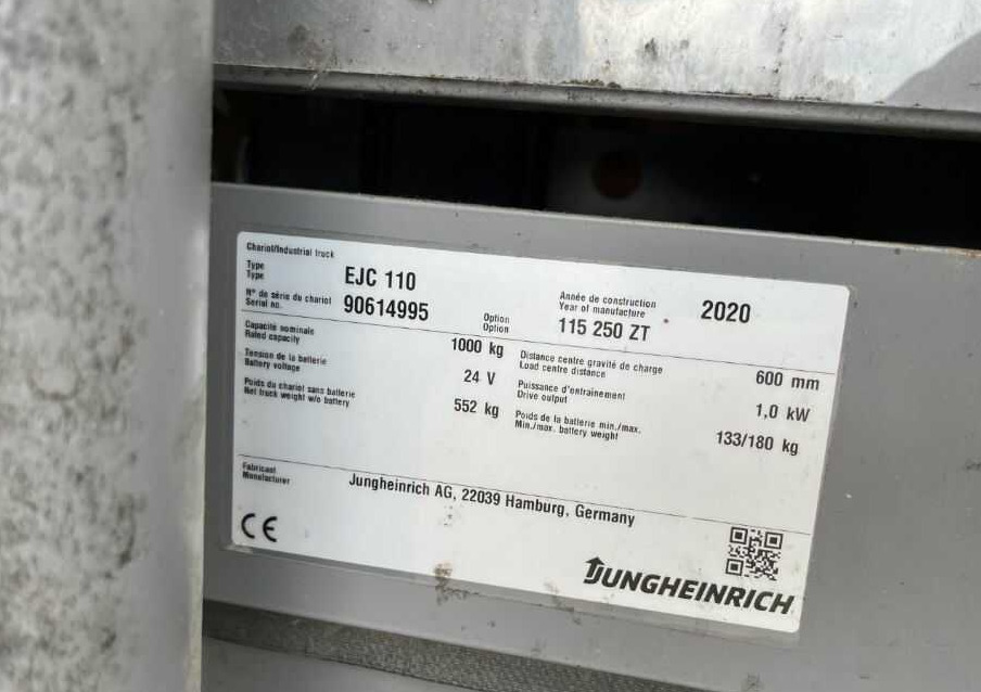 Jungheinrich EJC110 - Emelőtargoncá: 4 kép. Jungheinrich EJC110 - Emelőtargoncá: 4 kép.