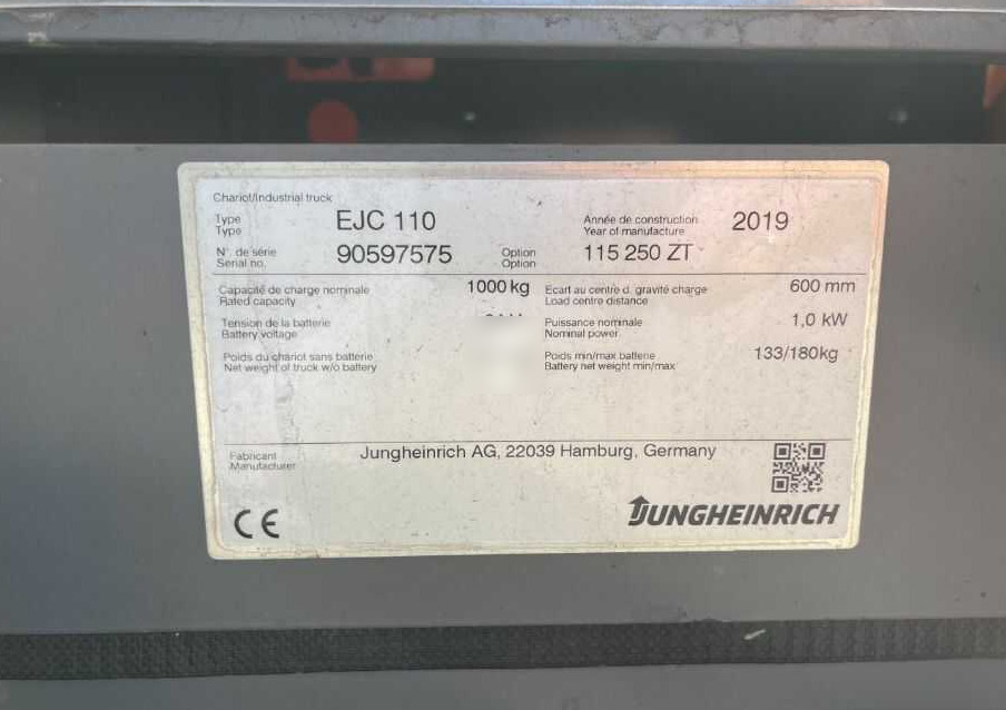 Jungheinrich EJC110 - Emelőtargoncá: 4 kép. Jungheinrich EJC110 - Emelőtargoncá: 4 kép.