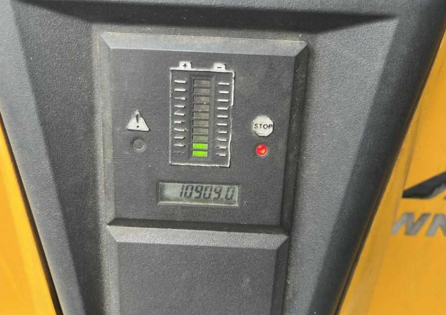 Jungheinrich EJE116 - Kézi raklapemelő: 5 kép. Jungheinrich EJE116 - Kézi raklapemelő: 5 kép.
