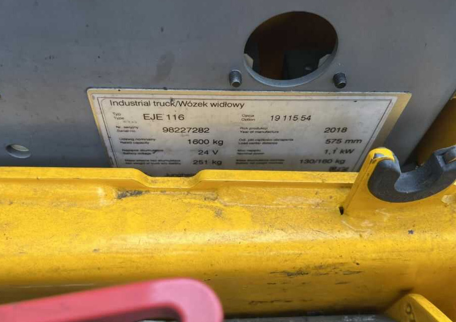 Jungheinrich EJE116 - Kézi raklapemelő: 4 kép. Jungheinrich EJE116 - Kézi raklapemelő: 4 kép.