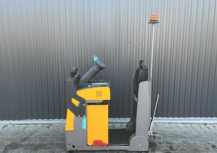 Jungheinrich EZS130 - Elektromos vontató: 2 kép. Jungheinrich EZS130 - Elektromos vontató: 2 kép.