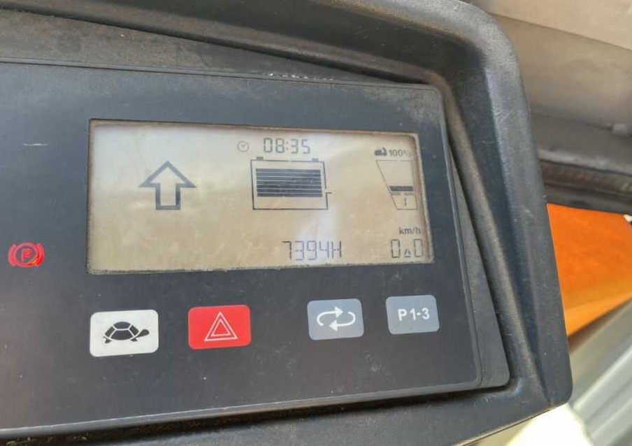 Jungheinrich EZS570 - Elektromos vontató: 5 kép. Jungheinrich EZS570 - Elektromos vontató: 5 kép.