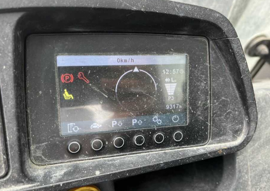 Jungheinrich TFG425s - Gázüzemű targonca: 5 kép. Jungheinrich TFG425s - Gázüzemű targonca: 5 kép.