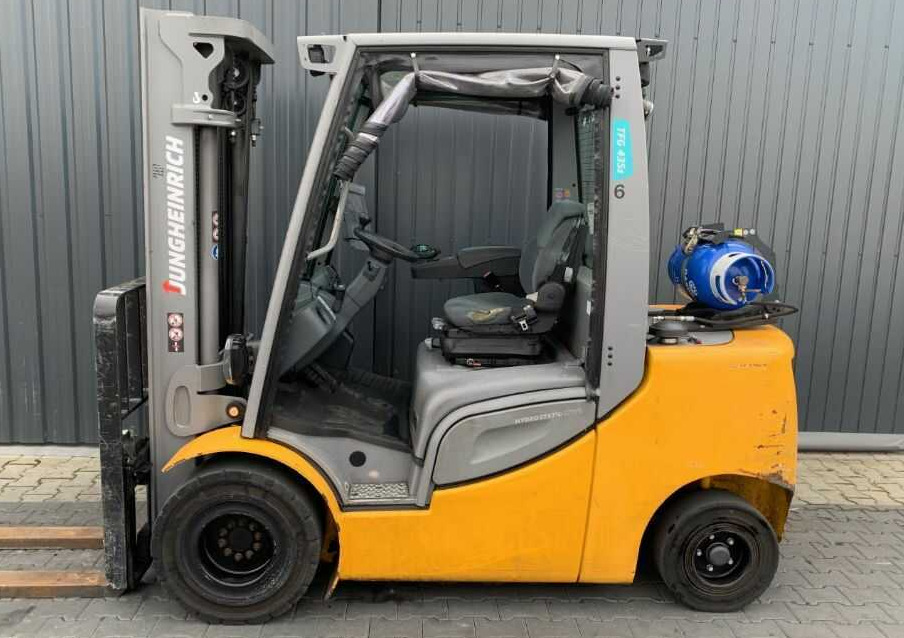 Jungheinrich TFG435s - Gázüzemű targonca: 2 kép. Jungheinrich TFG435s - Gázüzemű targonca: 2 kép.