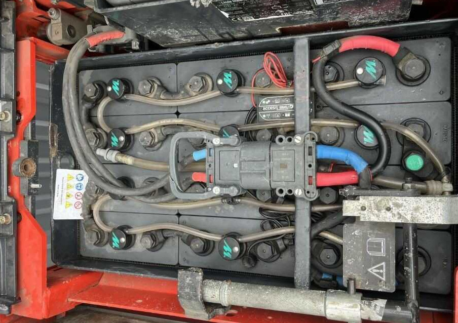 Linde D10AP - Emelőtargoncá: 5 kép. Linde D10AP - Emelőtargoncá: 5 kép.