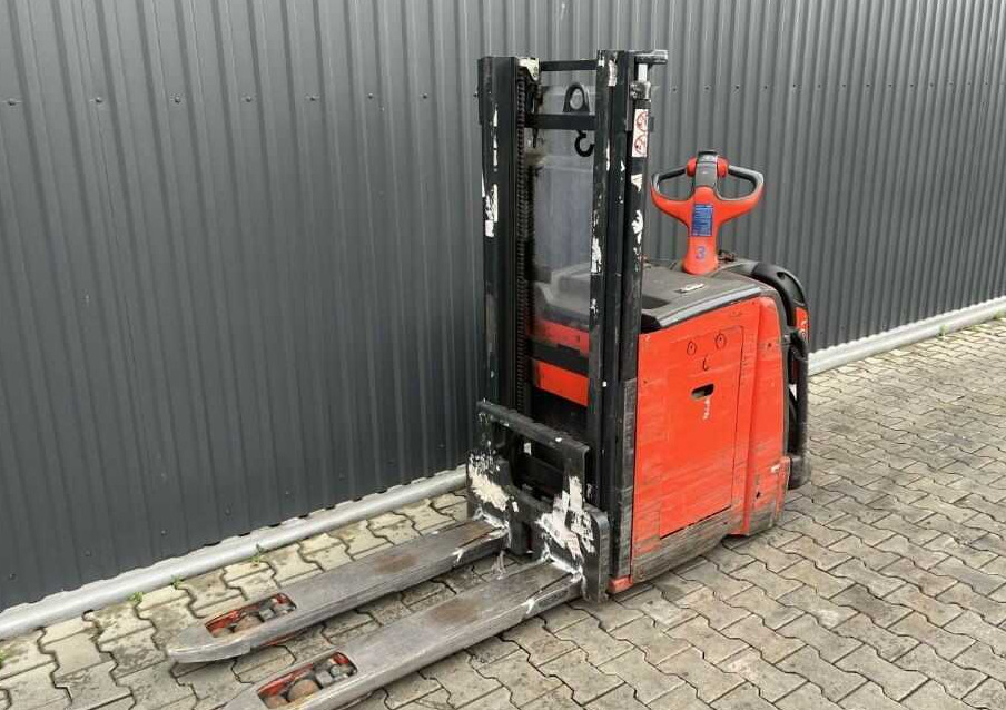 Linde D10AP - Emelőtargoncá: 1 kép. Linde D10AP - Emelőtargoncá: 1 kép.