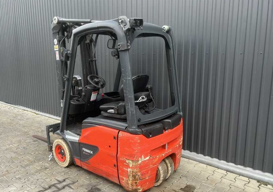 Linde E14-02 - Elektromos targonca: 3 kép. Linde E14-02 - Elektromos targonca: 3 kép.