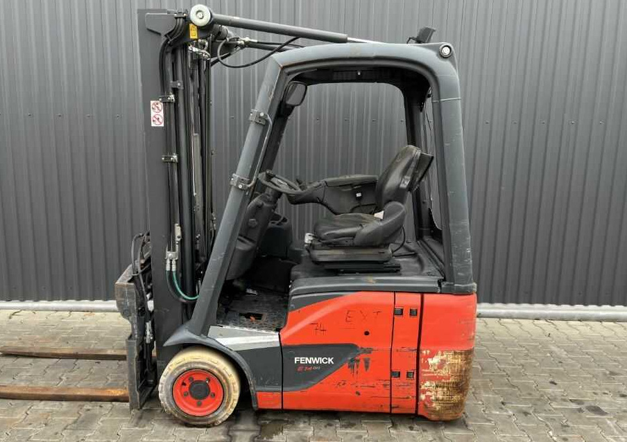 Linde E14-02 - Elektromos targonca: 2 kép. Linde E14-02 - Elektromos targonca: 2 kép.