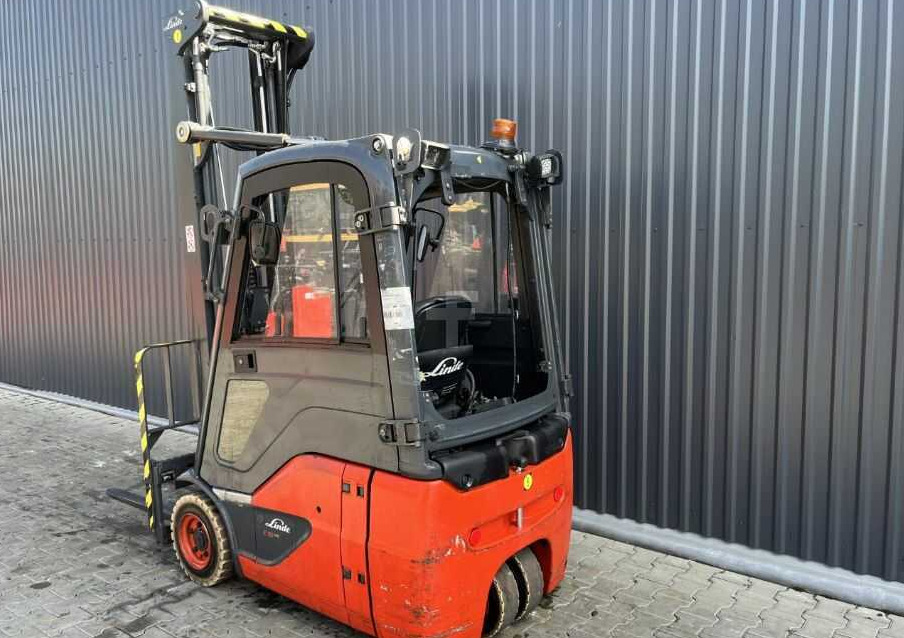 Linde E15-02 - Elektromos targonca: 3 kép. Linde E15-02 - Elektromos targonca: 3 kép.
