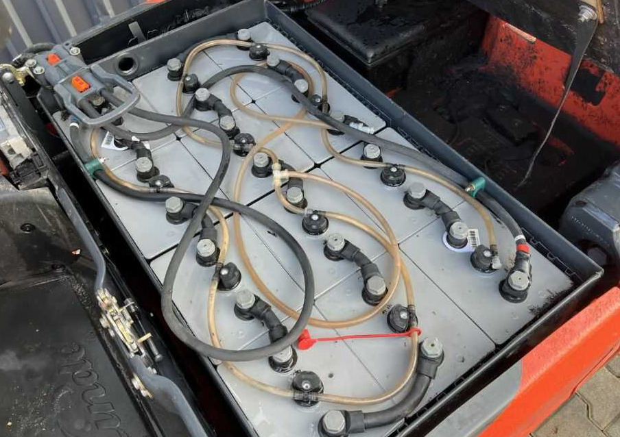 Elektromos targonca Linde E15-02: 7 kép.