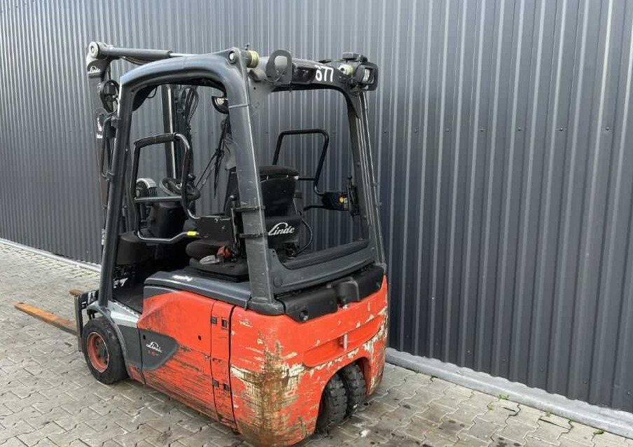 Linde E16-02 - Elektromos targonca: 3 kép. Linde E16-02 - Elektromos targonca: 3 kép.