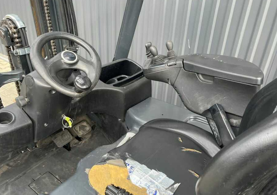 Linde E16-02 - Elektromos targonca: 4 kép. Linde E16-02 - Elektromos targonca: 4 kép.