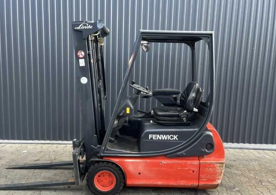 Linde E16C-01 - Elektromos targonca: 2 kép. Linde E16C-01 - Elektromos targonca: 2 kép.