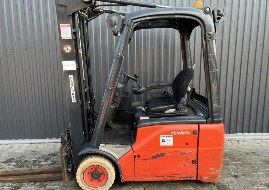 Linde E16C-01 - Elektromos targonca: 2 kép. Linde E16C-01 - Elektromos targonca: 2 kép.