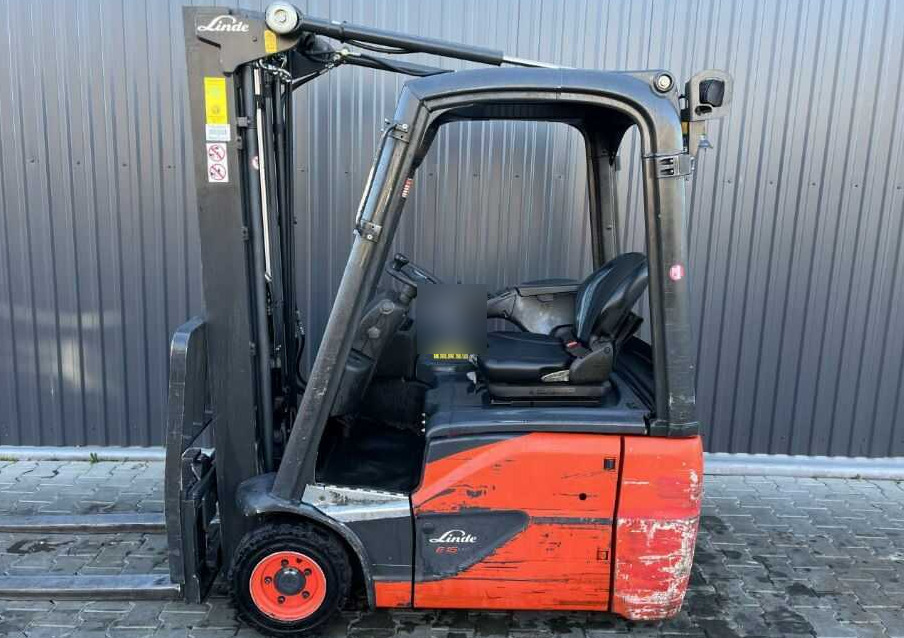 Linde E16C-02 - Elektromos targonca: 2 kép. Linde E16C-02 - Elektromos targonca: 2 kép.