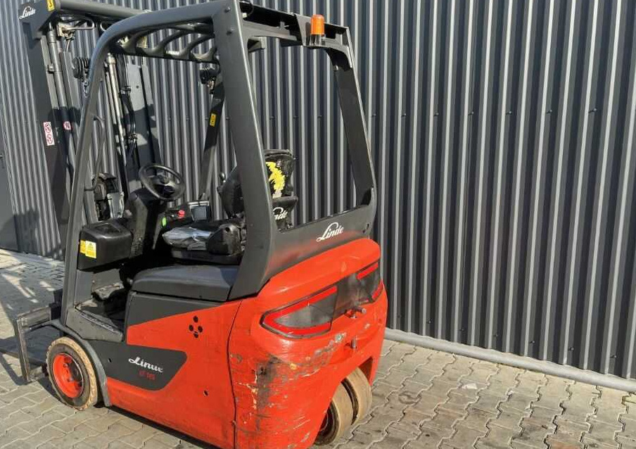 Linde E16C - Elektromos targonca: 3 kép. Linde E16C - Elektromos targonca: 3 kép.