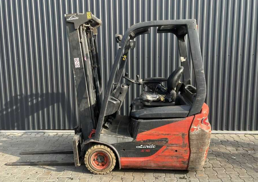 Linde E16C - Elektromos targonca: 2 kép. Linde E16C - Elektromos targonca: 2 kép.