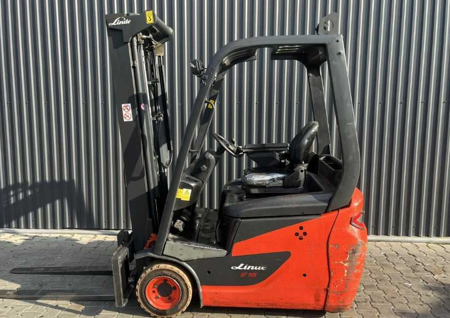 Linde E16C - Elektromos targonca: 2 kép. Linde E16C - Elektromos targonca: 2 kép.