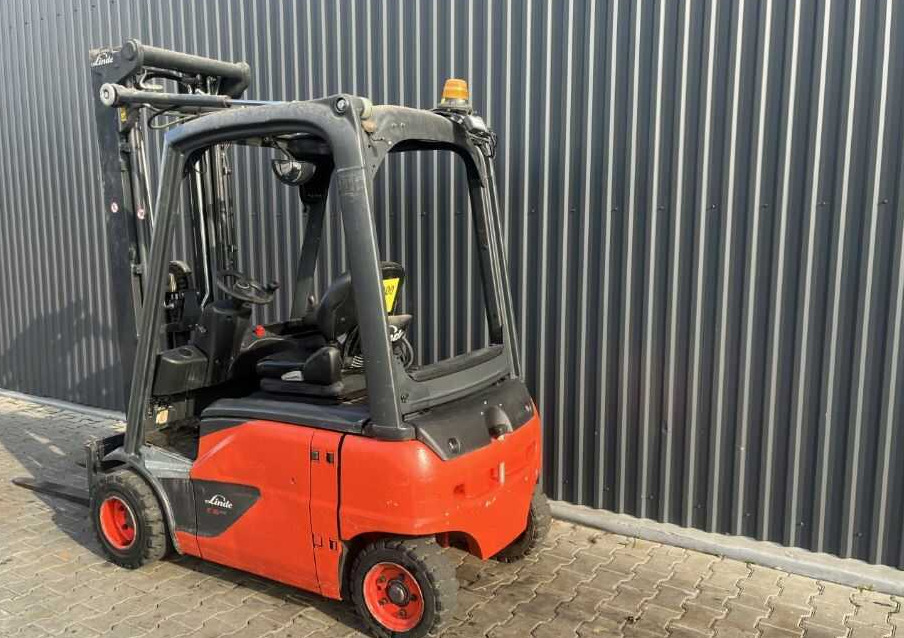 Linde E16P-02 - Elektromos targonca: 3 kép. Linde E16P-02 - Elektromos targonca: 3 kép.