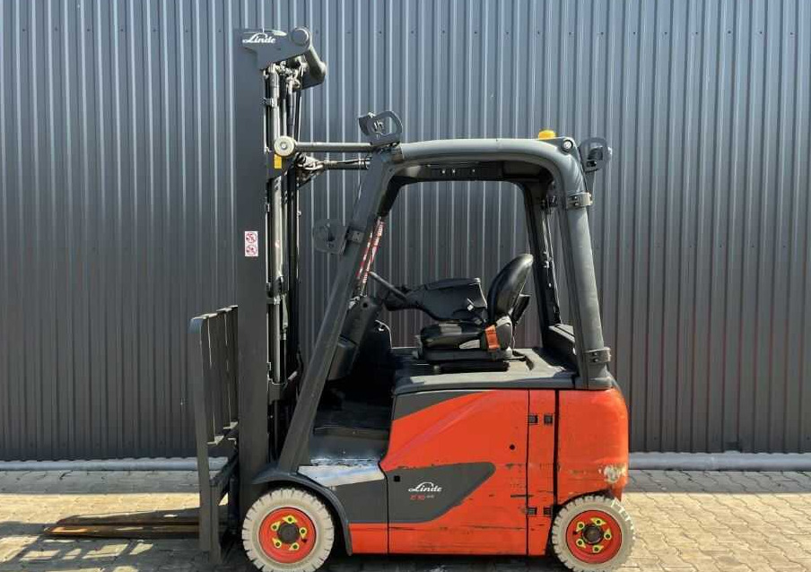 Linde E16PH-02 - Elektromos targonca: 2 kép. Linde E16PH-02 - Elektromos targonca: 2 kép.