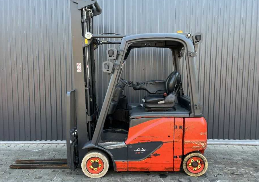 Linde E16PH-02 - Elektromos targonca: 2 kép. Linde E16PH-02 - Elektromos targonca: 2 kép.