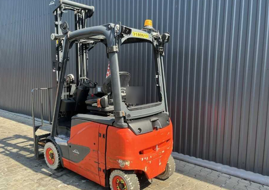 Linde E16PH-02 - Elektromos targonca: 3 kép. Linde E16PH-02 - Elektromos targonca: 3 kép.