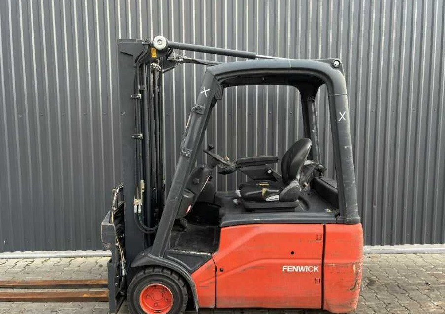 Linde E18-01 - Elektromos targonca: 2 kép. Linde E18-01 - Elektromos targonca: 2 kép.