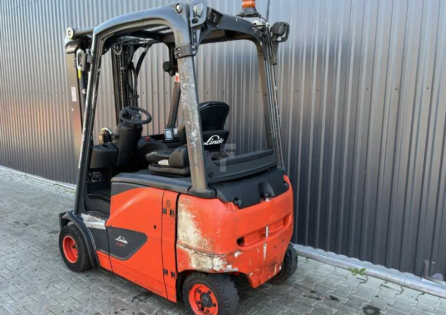 Linde E18PH-02 - Elektromos targonca: 3 kép. Linde E18PH-02 - Elektromos targonca: 3 kép.