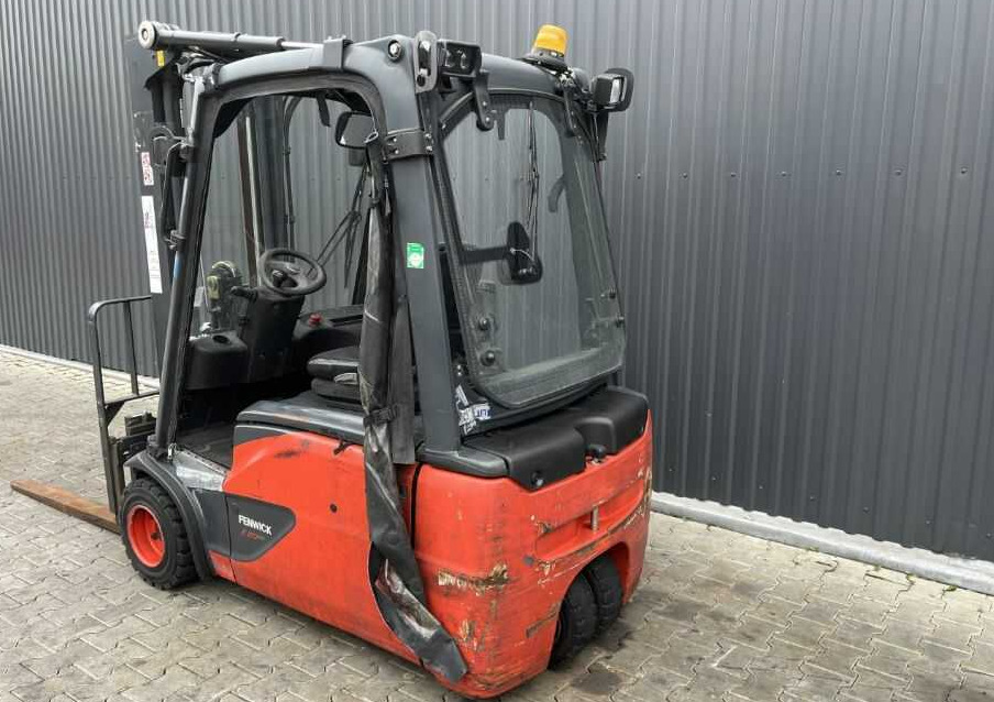 Linde E20L-02 - Elektromos targonca: 3 kép. Linde E20L-02 - Elektromos targonca: 3 kép.