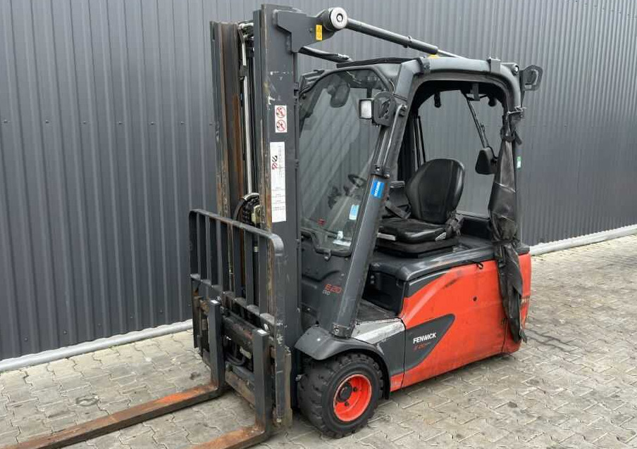 Linde E20L-02 - Elektromos targonca: 1 kép. Linde E20L-02 - Elektromos targonca: 1 kép.