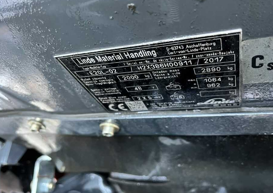 Linde E20L-02 - Elektromos targonca: 4 kép. Linde E20L-02 - Elektromos targonca: 4 kép.