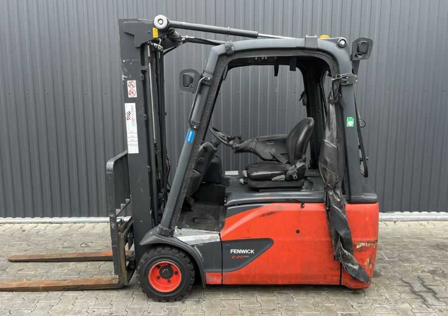Linde E20L-02 - Elektromos targonca: 2 kép. Linde E20L-02 - Elektromos targonca: 2 kép.
