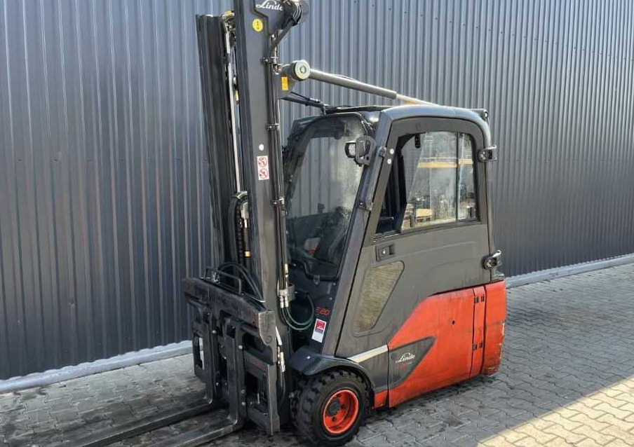 Linde E20L-02 - Elektromos targonca: 1 kép. Linde E20L-02 - Elektromos targonca: 1 kép.