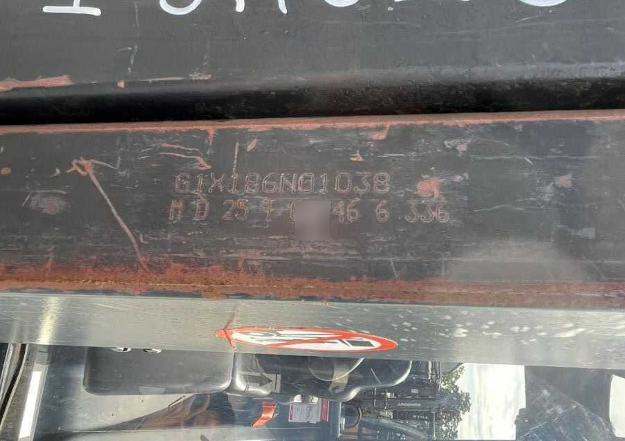 Linde E25 - Elektromos targonca: 5 kép. Linde E25 - Elektromos targonca: 5 kép.