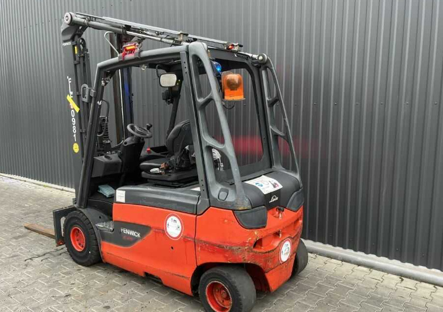 Linde E25L-01 - Elektromos targonca: 3 kép. Linde E25L-01 - Elektromos targonca: 3 kép.